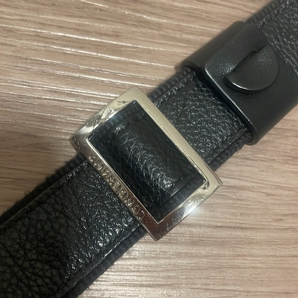 Almost brand new Longchamp messenger bag. - Picture 4 of 5